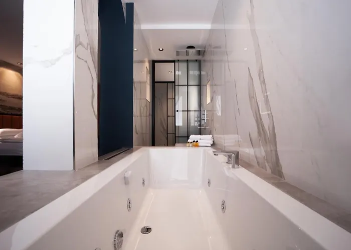 Отель Berjer Boutique & 4*